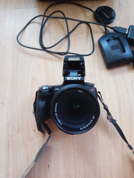 Якісна цифрова дзеркальна камера Sony Alpha SLT-A35 об'єктив 18-70mm
