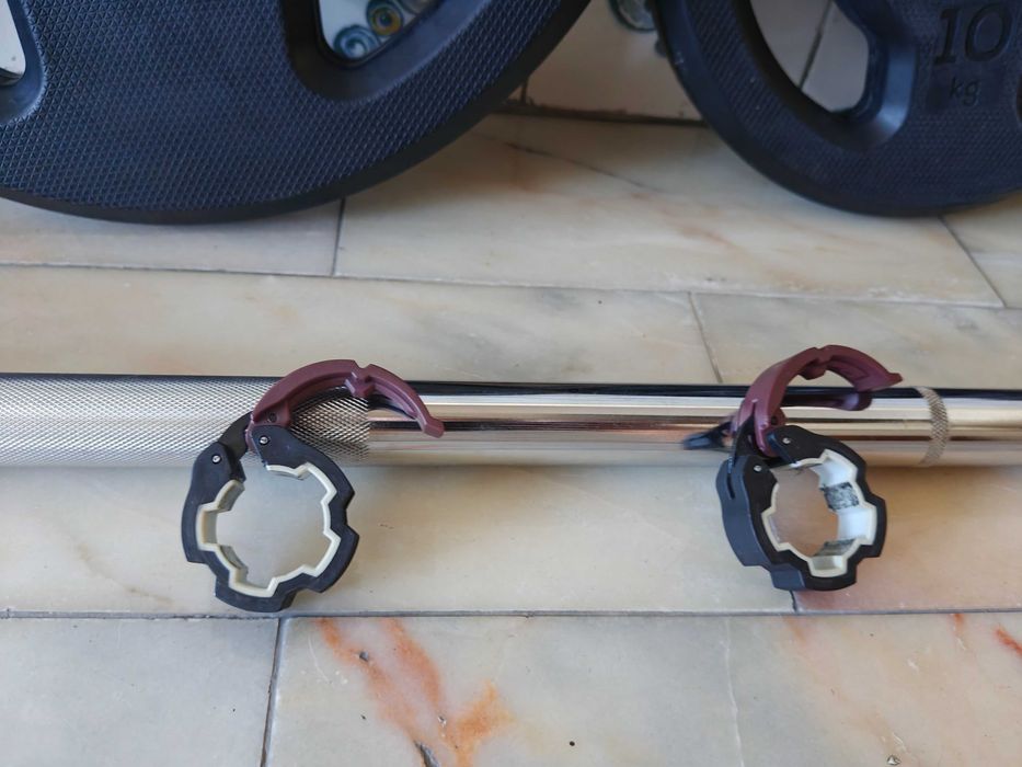 Conjunto de Musculação Domyus Barra + 2 Bloqueadores + 8 Discos (2x20Kg/2x10Kg/2x5Kg/2x2.5Kg)