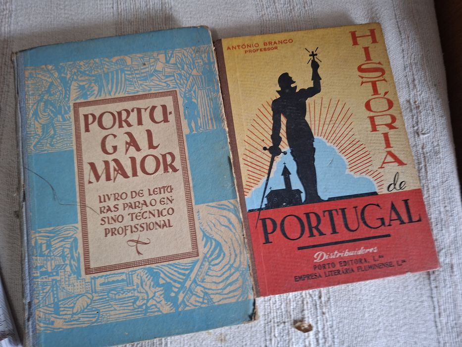 Conjunto de 2 livros do antigo ensino básico por  3 euros