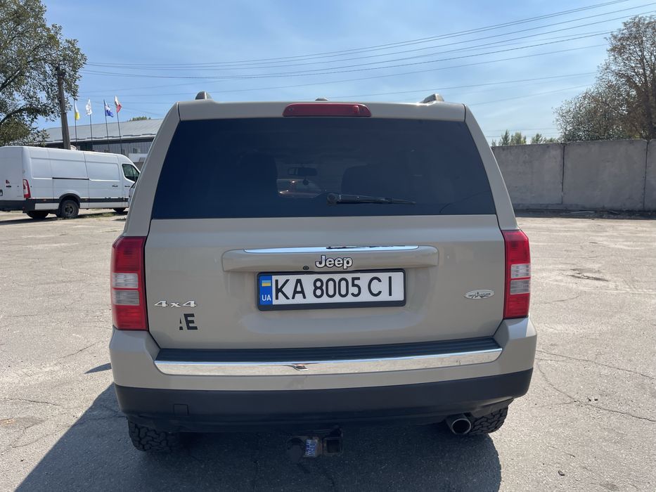 Продам своє авто jeep patriot