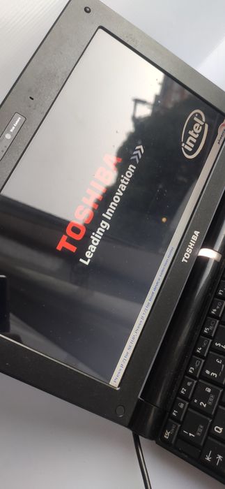 Computador portátil Toshiba NB200