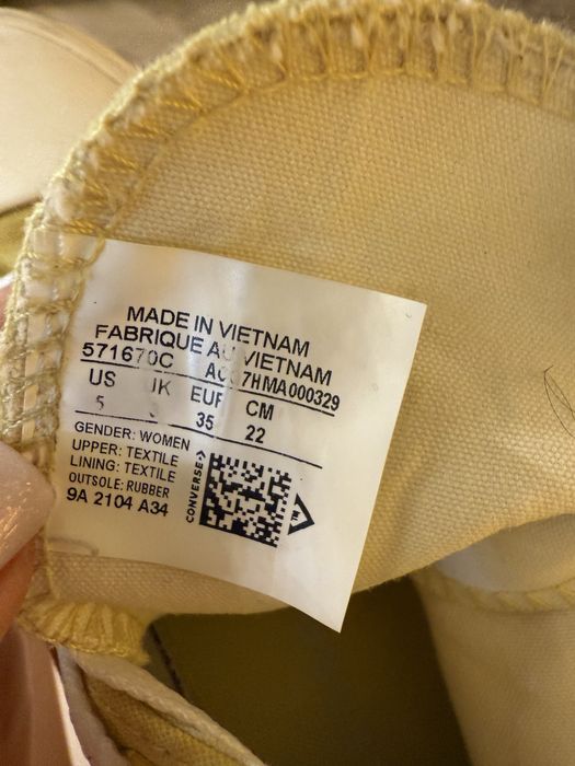 Продам конверс  оригинал