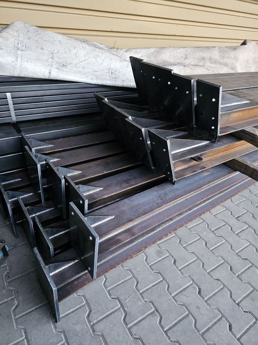 Konstrukcja hala garaż magazyn dźwigary słupy ocynk 10x20x4 IPE200 transport.
