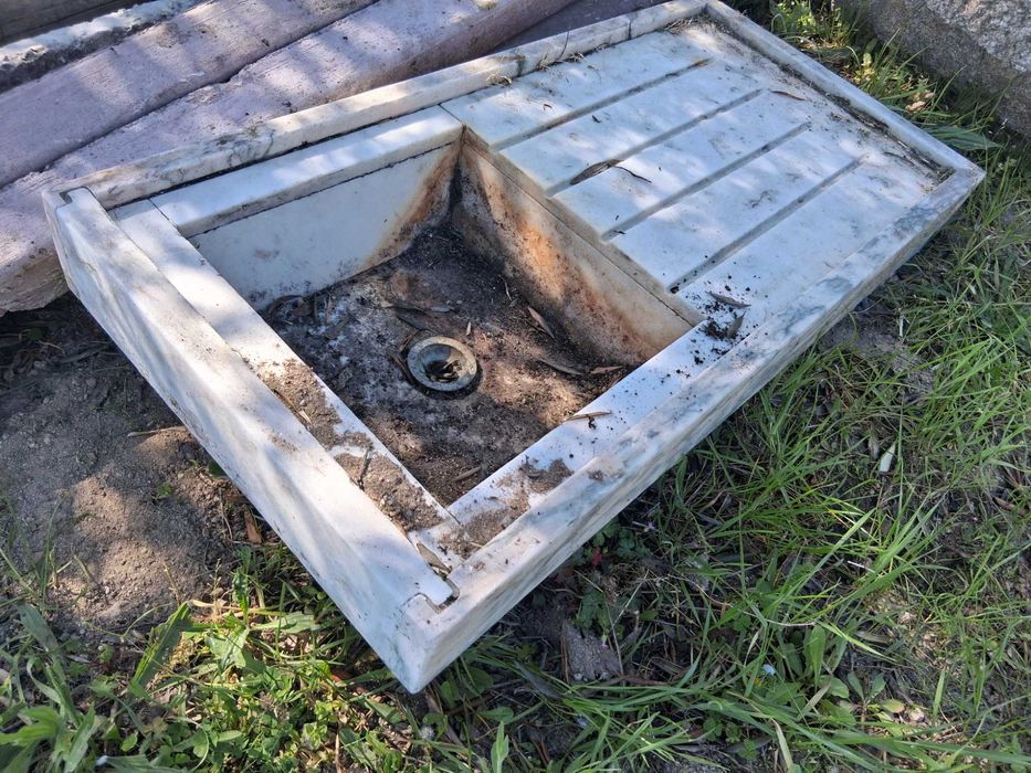 Lava loiça em pedra mármore rústica
