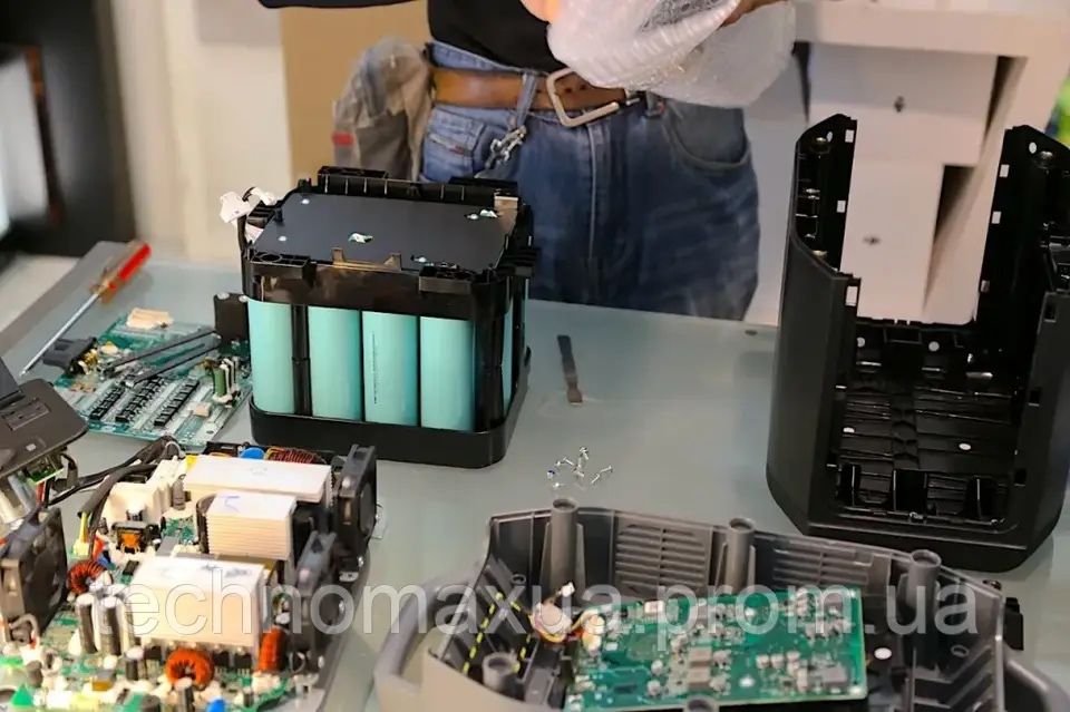 Ремонт портативних зарядних станцій та телевізорів, компютерів