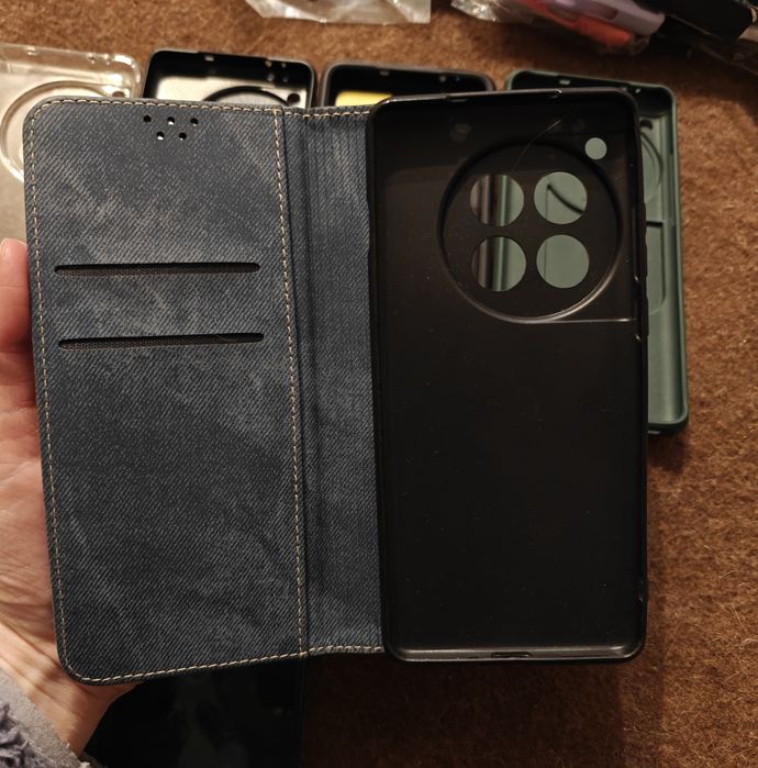 Чохли на Oneplus 12