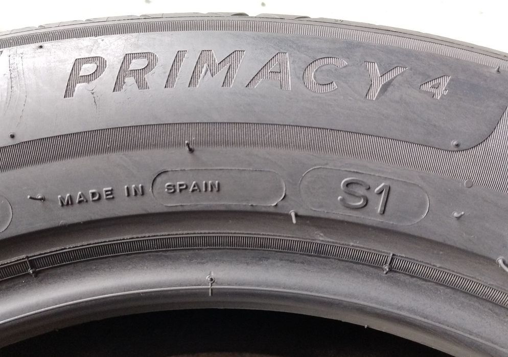 Шини літні R17 215/60 Michelin Primacy 4