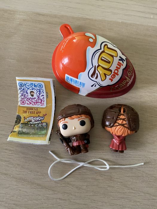 Figurka Ron Weasley z kolekcji Harry Potter Quidditch z Kinder Joy