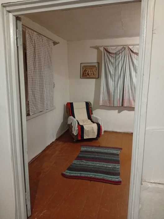 Будинок 200 км від Києва в затишному місці на станції Нові Білокорович