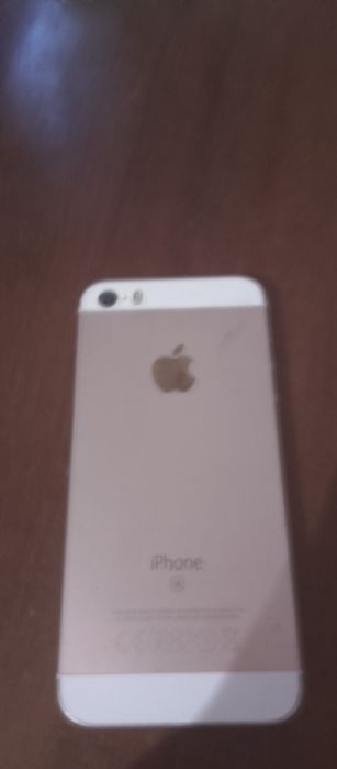 Продам айфон се 2016
