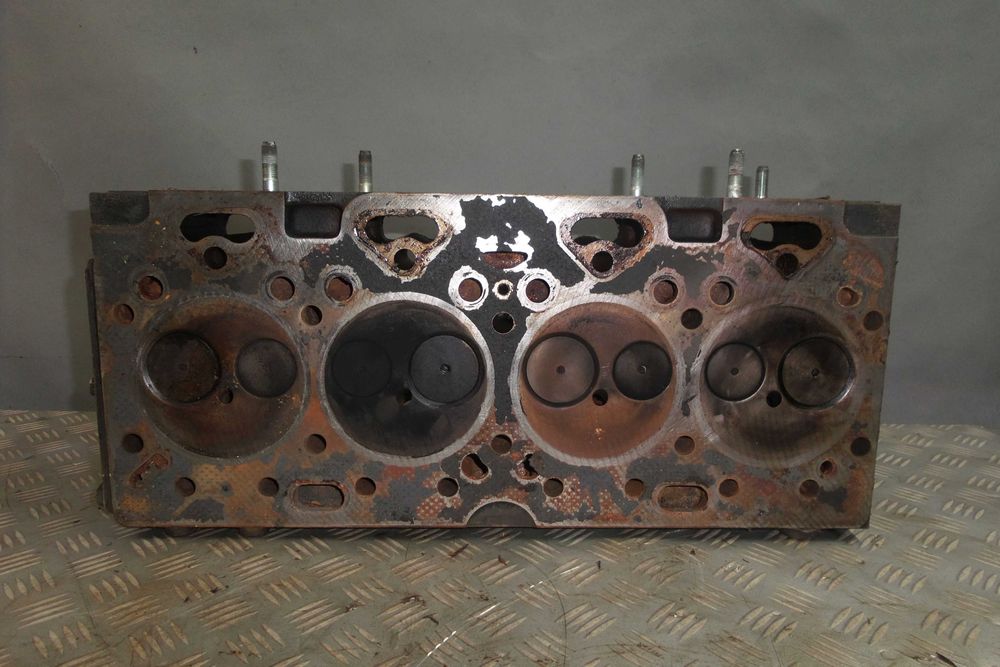 Głowica do silnika Perkins 4.236. Cylinder head Perkins 4.236