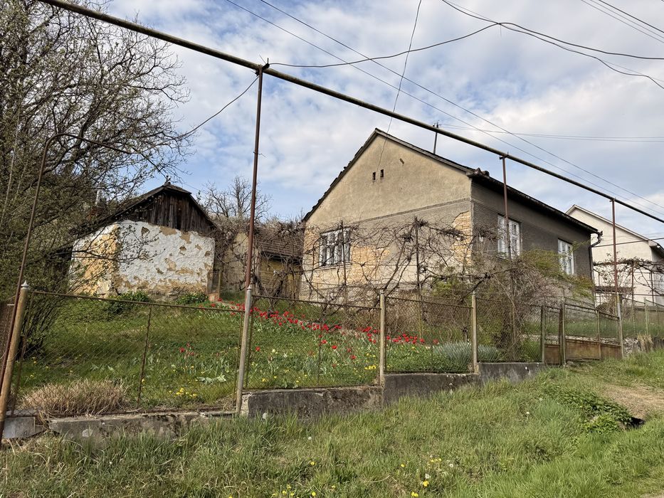 Продаж приватного будинку Перечин - Вид 3