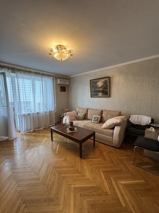 Срочно Продам 3 комнатную квартиру в центре пр.т Мира