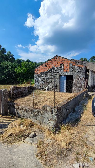 Terreno + Casa para restauro 300m2