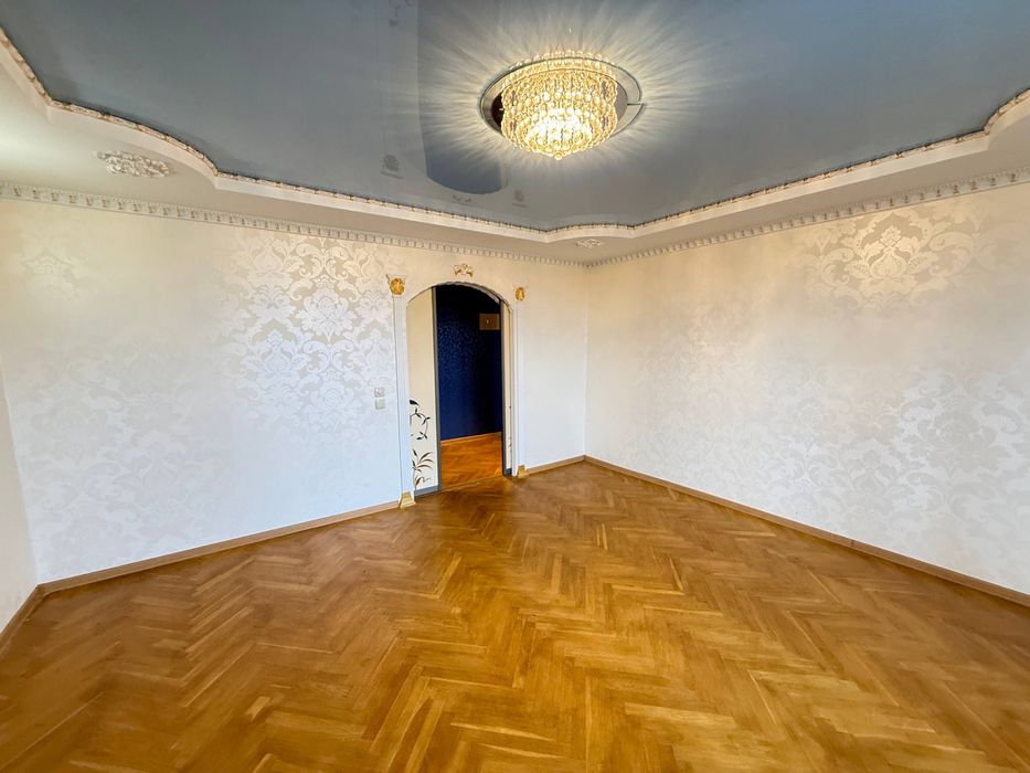 Продаж 3 кім.кв. А/О. Ремонт. Покращене планування. вул.Семенівська.