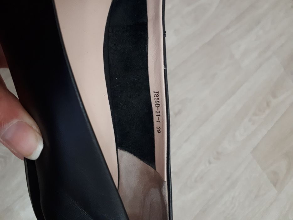 Туфли кожаные Estro 39