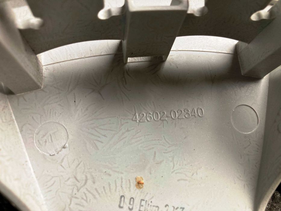 Kołpaki dekle samochodowe na felgi 15 cali 15" oryginalne Toyota