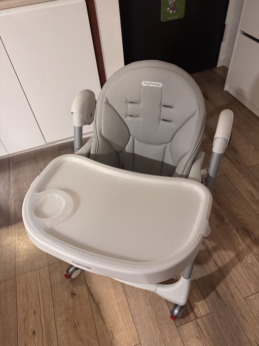Krzeselko do karmienia peg perego