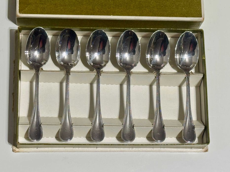 CHRISTOFLE - 6 Colheres de Café - modelo "Perles" - casquinha de prata - na caixa original