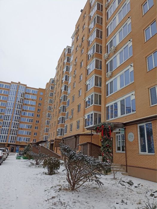 ЖК  Лазурный , 2/10 , изолир-я , 41.6 кв. м, Центр , Метро …