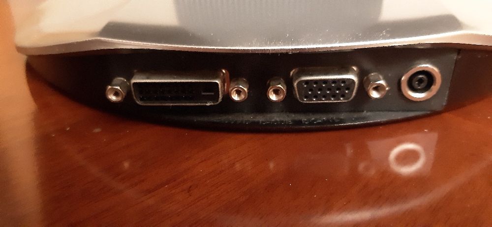 Монитор LG Flatron L177OHN