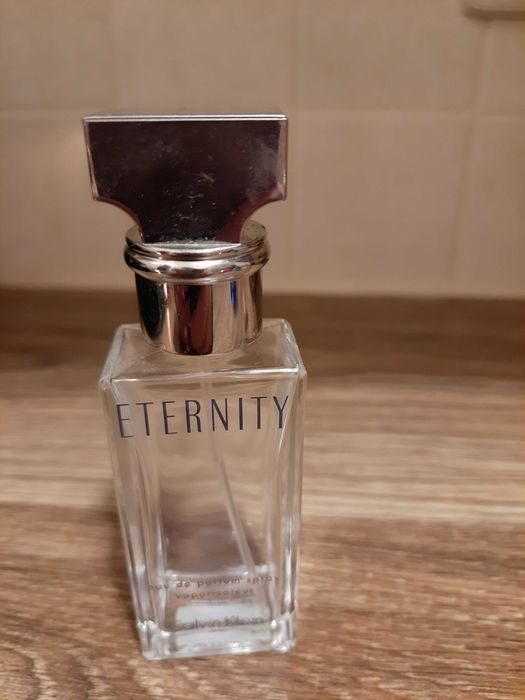 Puste flakony po perfumach