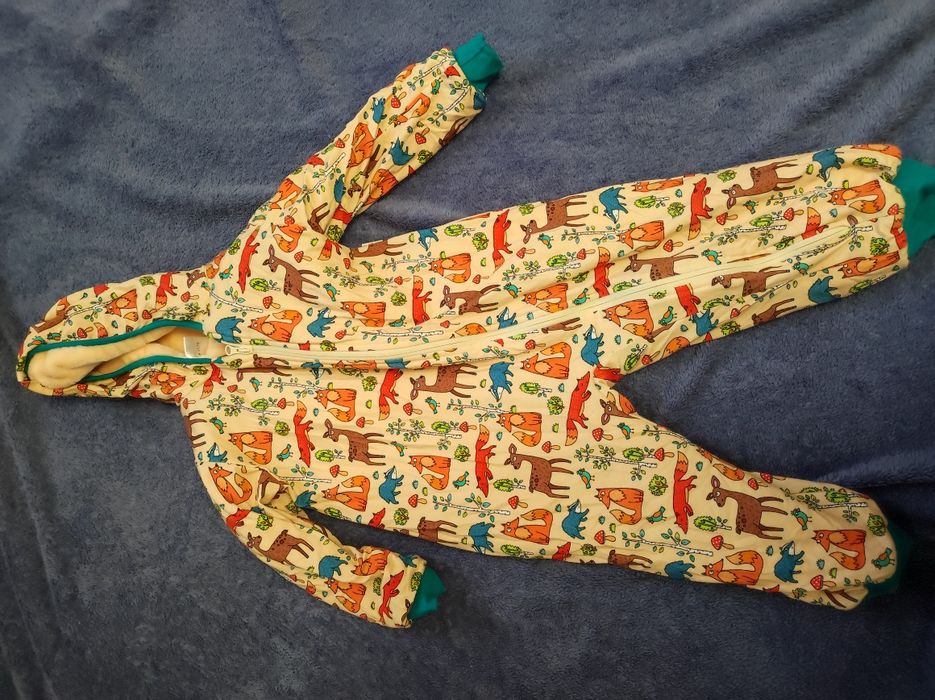 Яскравий теплий ромпер