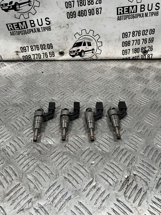 Форсунка вприску топлива 1.6 fsi VW Touran