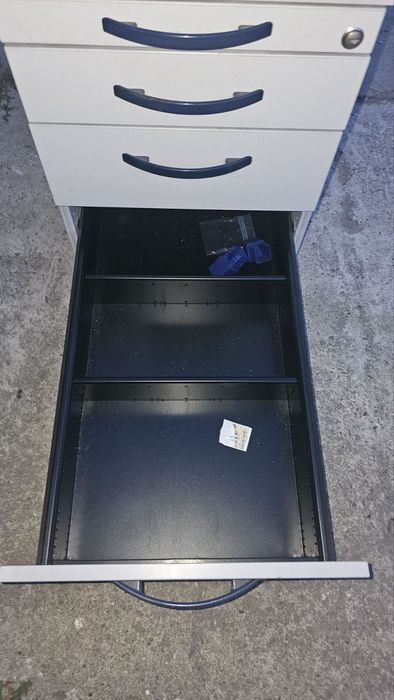 Тумба для інструментів