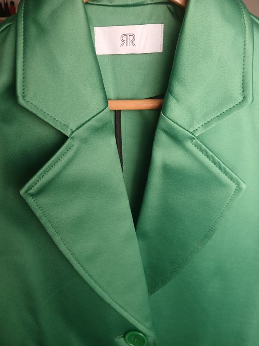 Casaco verde esmeralda em cetim/seda novo