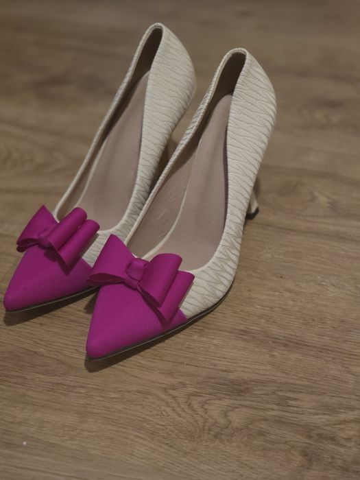 Sapatos novos tamanho 39