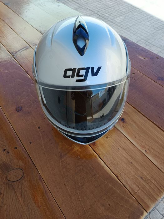 Capacete usado agv longway
Tamanho L 
Tem marcas de uso, mas