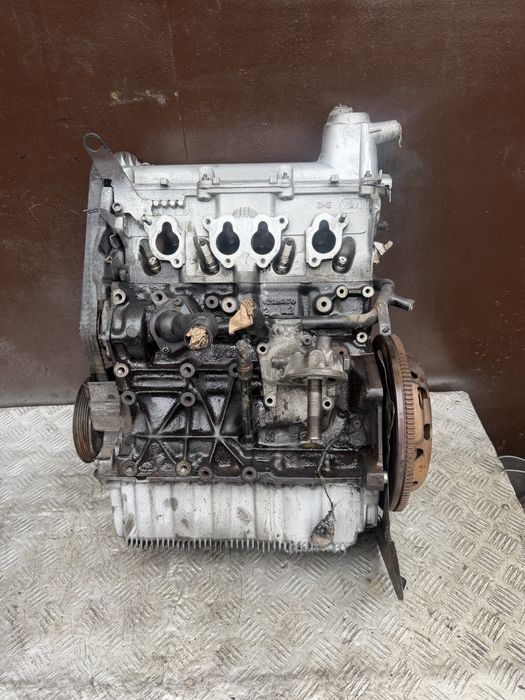 Мотор двигун 2.0MPI 8V EcoFuel BSX Volkswagen Caddy III Touran бензин