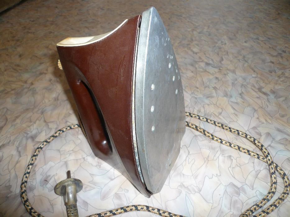 Продам утюг с режимом пара, б/у, в хорошем состоянии