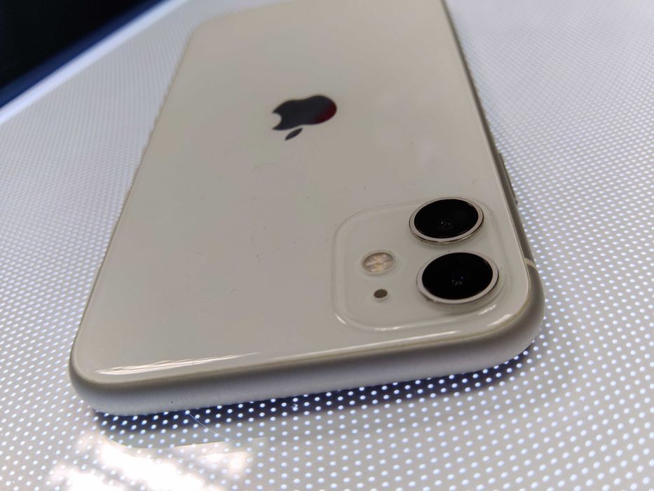 iPhone 11 128 GB Silver Stan Bardzo Dobry 6 Miesięcy Gwarancji