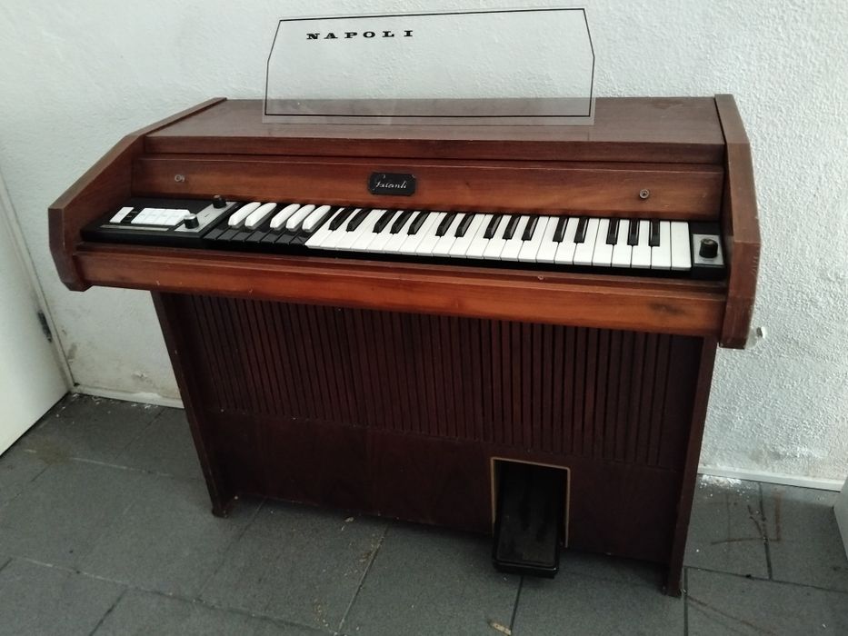 Órgão antigo Napoli