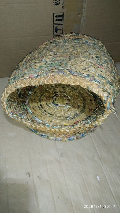 Лежанка, кровать для котів та собак