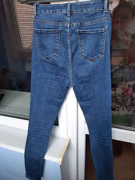 Джинси , штани .