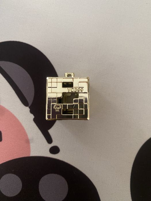 Кіндер майнкрафт золотий куб та голубий