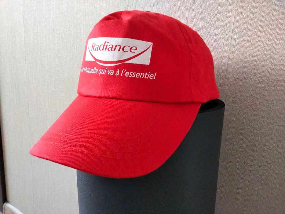 Czapeczka z daszkiem, czapka bejsbolówka