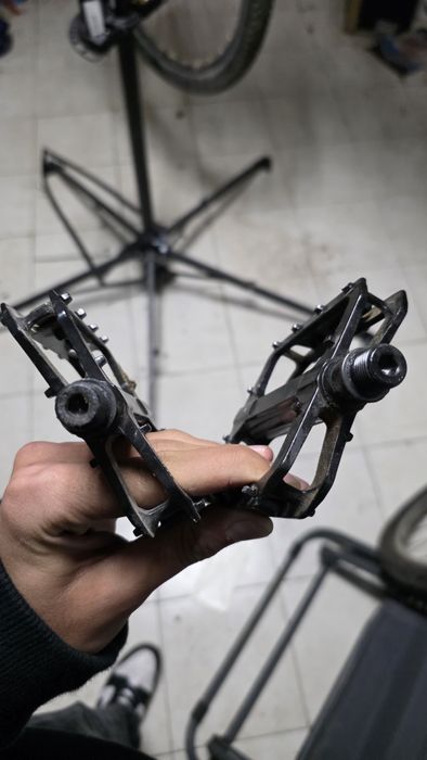 Pedais KTM plataforma de metal