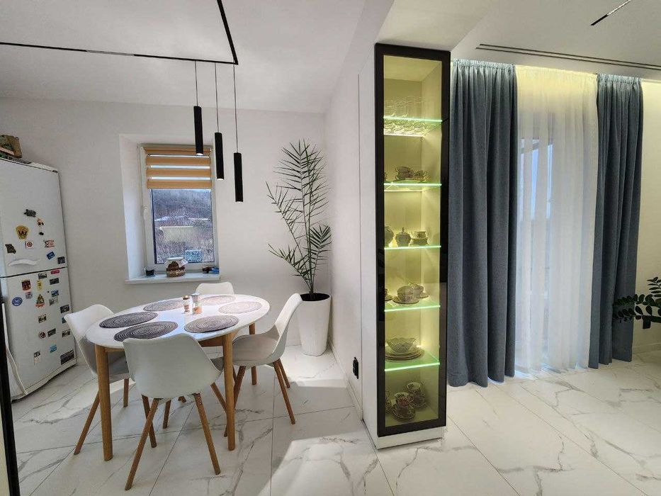 Продається сучасний будинок з ремонтом, меблями, повною автономією