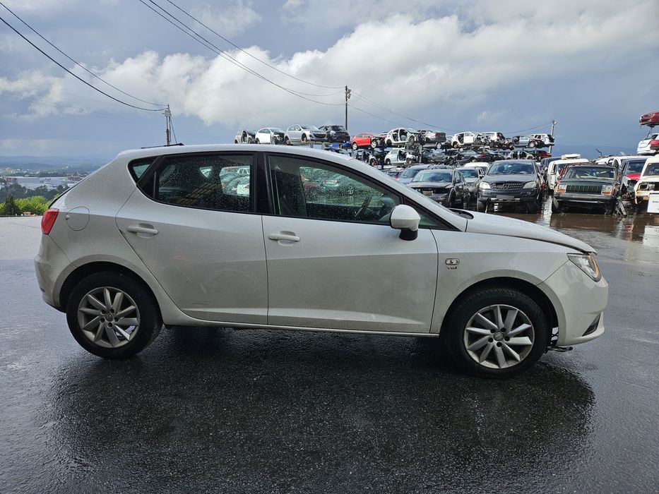 Seat Ibiza 6J 1.6 TDi de 2013 para peças