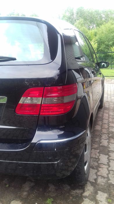 Mercedes Benz B 180