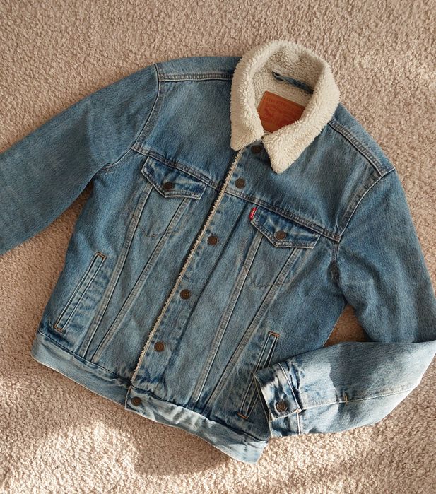 Kurtka jeansowa Levi's Sherpa Trucker Katana jeansowa z kozuszkiem S