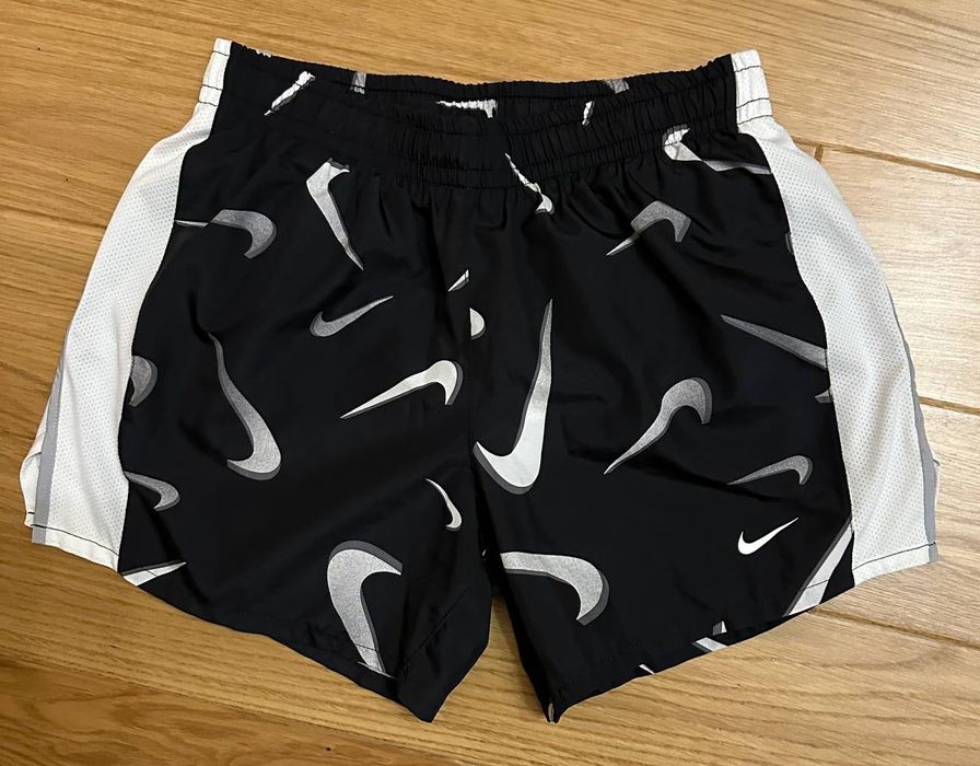 Шорты женские Nike Drifit logo XL