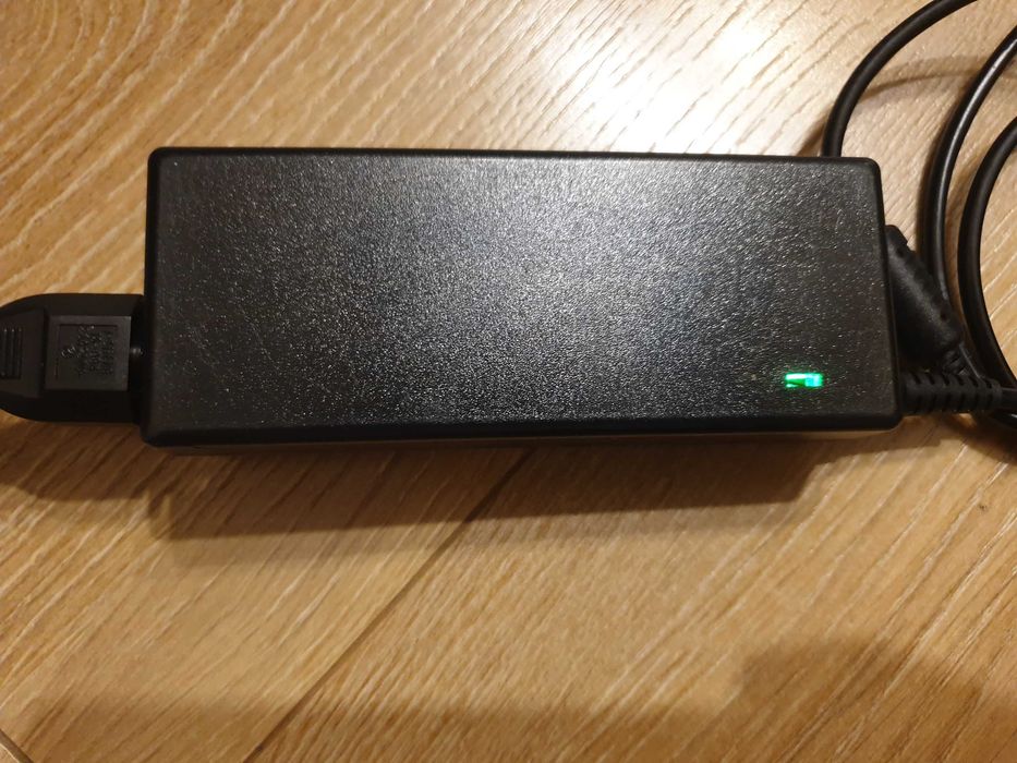 Zasilacz Ładowarka Sony Vaio 90W 19,5V 4,7A Wtyk 6,5x4,4mm Stan Bdb