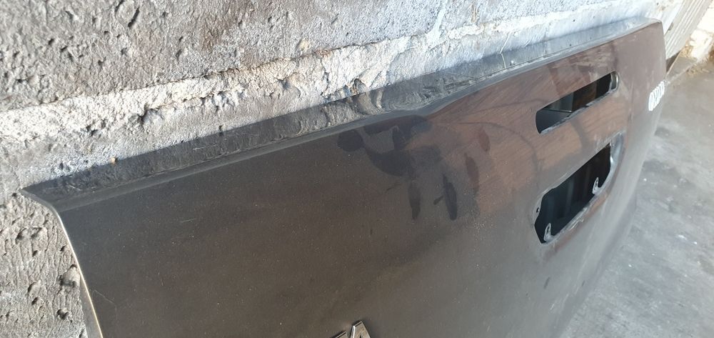 Burta/Klapa Toyota Hilux