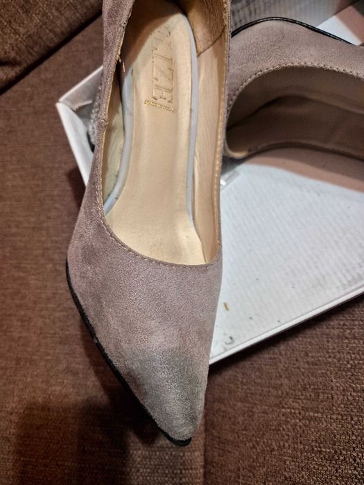 Szpilki  na brokatoqym  slupku ,karnawalowe