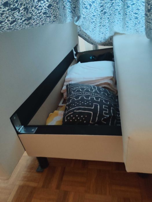 Sofa cama com arrumação